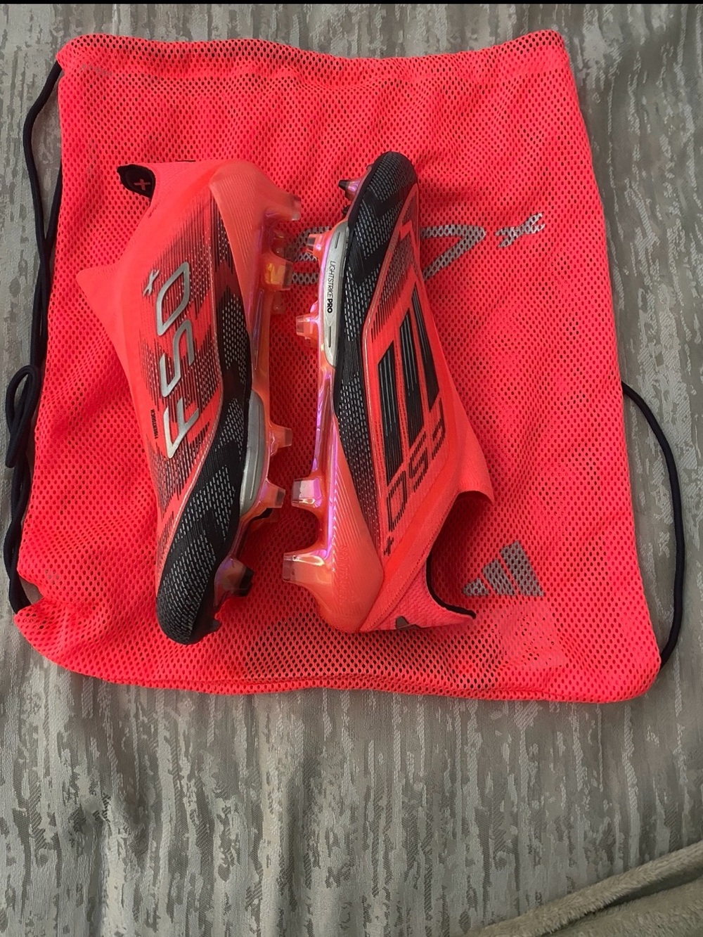 F50+ men size 8.5 worn. No insoles. 100% authentic cleat bag included.